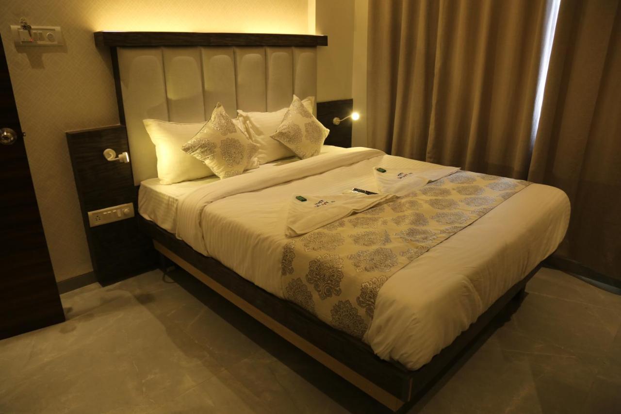 Hotel Galaxy Inn Нави Мумбай Екстериор снимка